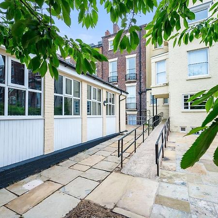 Host & Stay - The Rodney Courtyard Liverpool Buitenkant foto